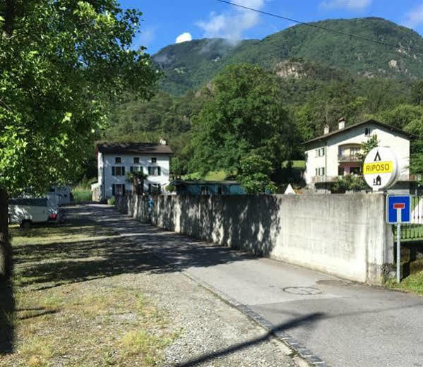 Ostello & Camping Riposo Hotell Losone Eksteriør bilde